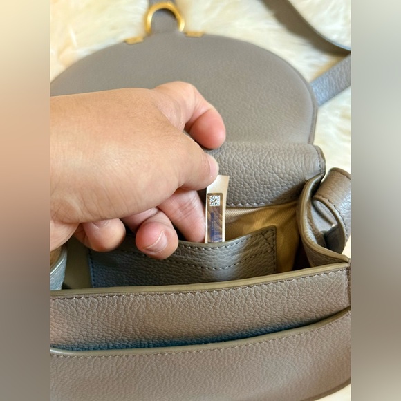 Chloe SMALL MARCIE SADDLE BAG IN GRAINED LEATHER - Picture 8 of 16